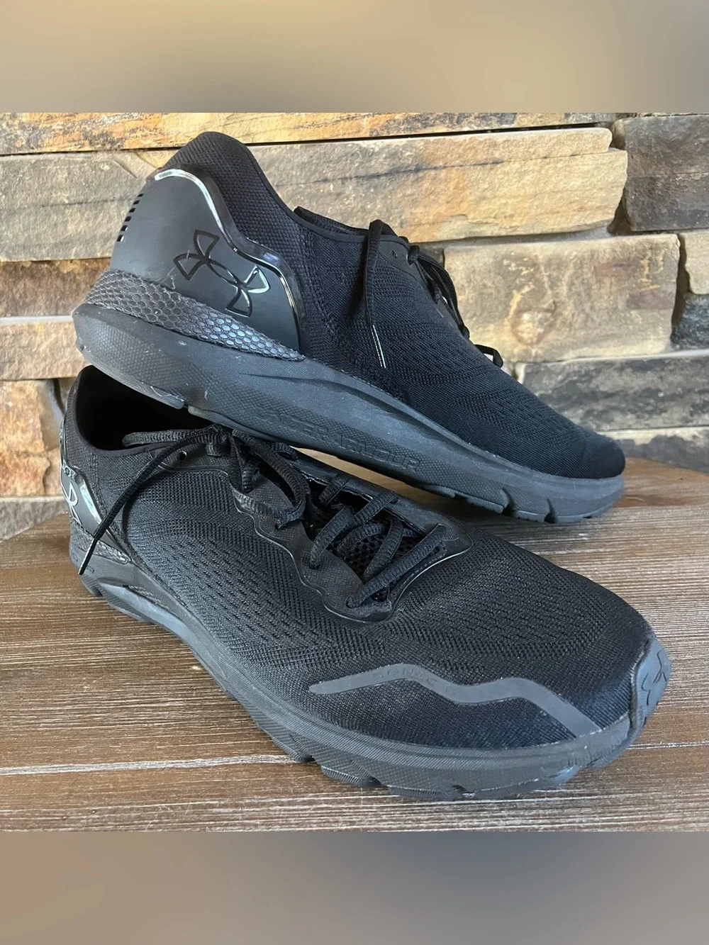 Under Armor UA HOVR Sonic 6 Athletic Shoes Sneakers